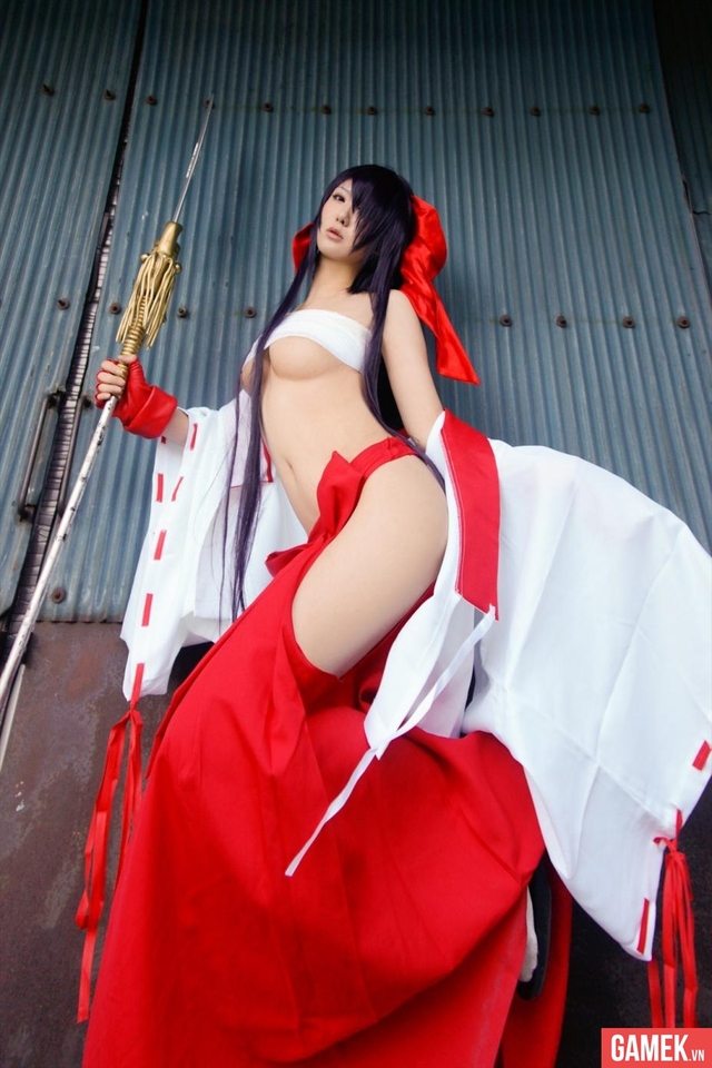 Bỏng mắt với cosplay về 