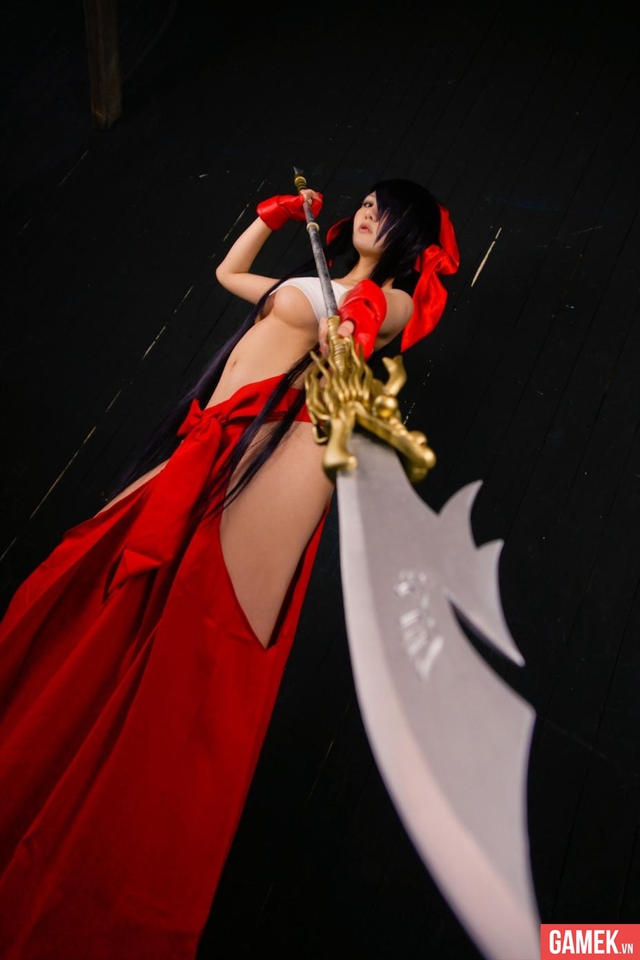 Bỏng mắt với cosplay về 