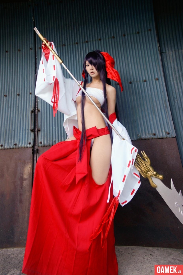 Bỏng mắt với cosplay về 