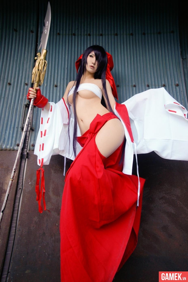 Bỏng mắt với cosplay về 