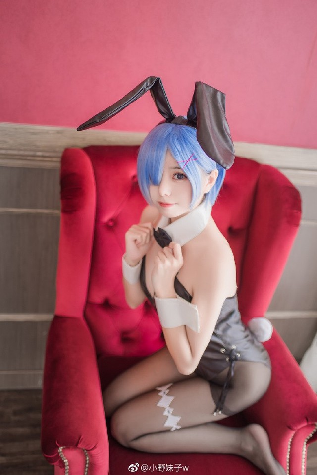 Bỏng mắt với cosplay nàng Rem cực nóng bỏng và gợi cảm trong Re:Zero