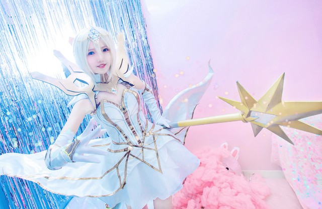 Xao xuyến với cosplay Lux Thập Đại Nguyên Tố cực đáng yêu trong Liên Minh Huyền Thoại