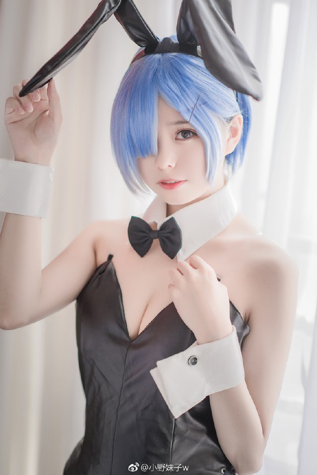 Bỏng mắt với cosplay nàng Rem cực nóng bỏng và gợi cảm trong Re:Zero