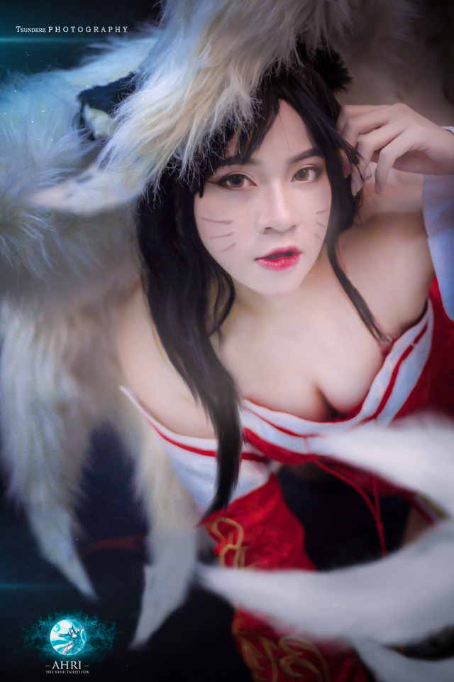 Ngắm nhìn bộ ảnh cosplay Ahri “bỏng mắt” của nữ streamer Ngọc Hân