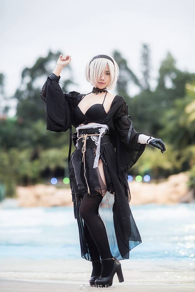 Bỏng mắt với cosplay NieR: Automata cực gợi cảm và quyến rũ