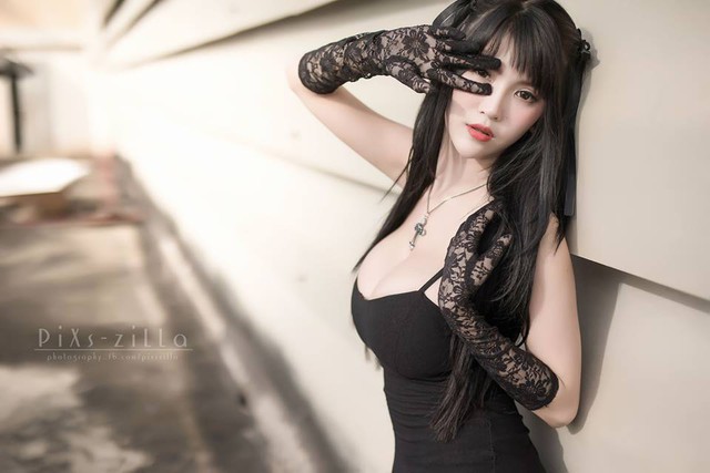 Chảy máu mũi với cosplay Misa Amane 