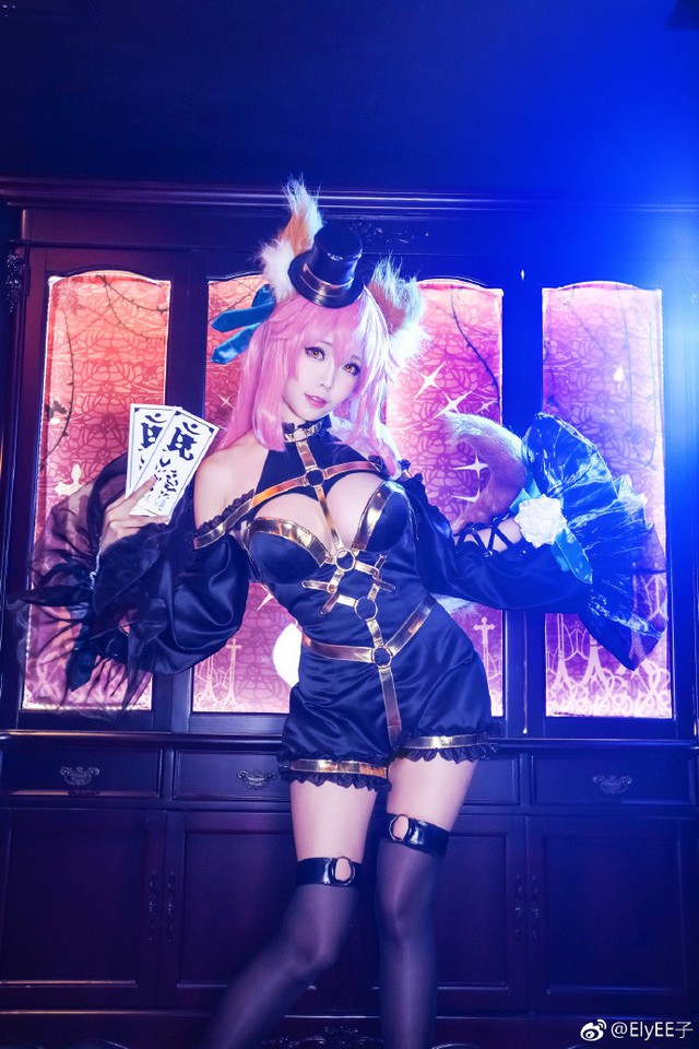 Lại bỏng mắt với cosplay nàng cáo Tamamo-no-Mae cực gợi cảm trong Fate/Grand Order