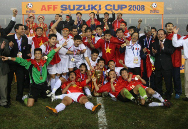  Chức vô địch AFF Cup 2008 vẫn sẽ mãi là khoảnh khắc đẹp nhất trong lòng người hâm mộ bóng đá Việt Nam! 