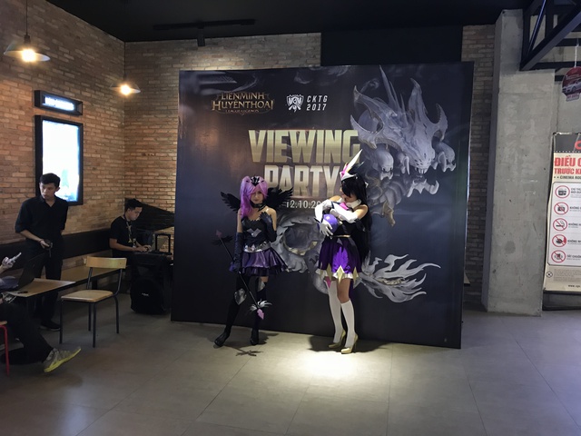  2 cosplayer của VIEWING PARTY Hà Nội 