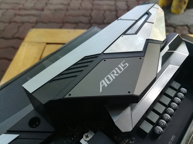 Đập hộp Gigabyte Z370 Aorus Gaming 7, bo mạch chủ high end mới ra mắt game thủ Việt