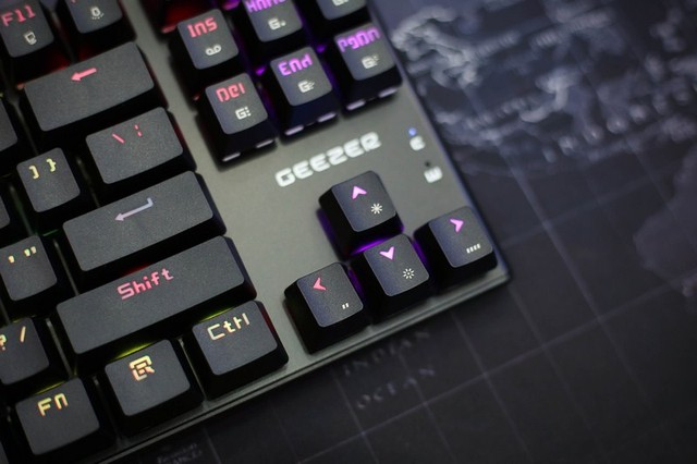 Trải nghiệm Geezer GS4 RGB - Bàn phím cơ đẹp mắt nhỏ gọn linh hoạt