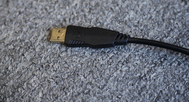  Đầu USB mạ vàng giúp tín hiệu được truyền tải tốt hơn. 