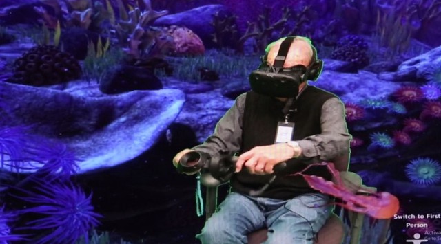 Cùng xem phản ứng của cụ ông 100 tuổi khi lần đầu tiên được trải nghiệm công nghệ VR