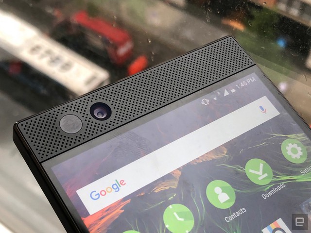 Razer Phone chính thức ra mắt, RAM 8GB, màn hình 120HZ đầu tiên trên thế giới: smartphone chơi game đỉnh cao là đây!