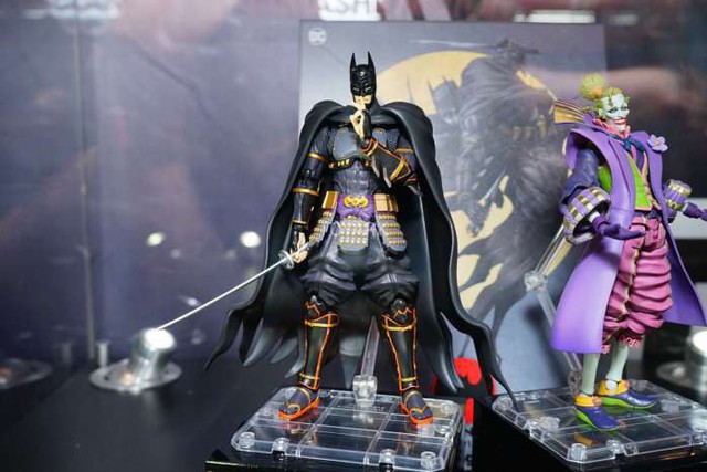  Action Figure Batman và Joker trong trang phục mang đậm phong cách Nhật được trưng bày tại Comic Con. Phim dự kiến sẽ ra mắt vào năm 2018. 