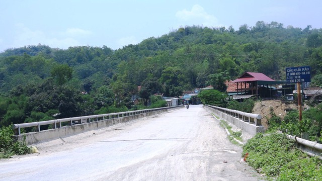 Cầu Cửa Rào tại huyện Tương Dương, đây là nơi bao phủ phần lớn là rừng và ít người biết đến