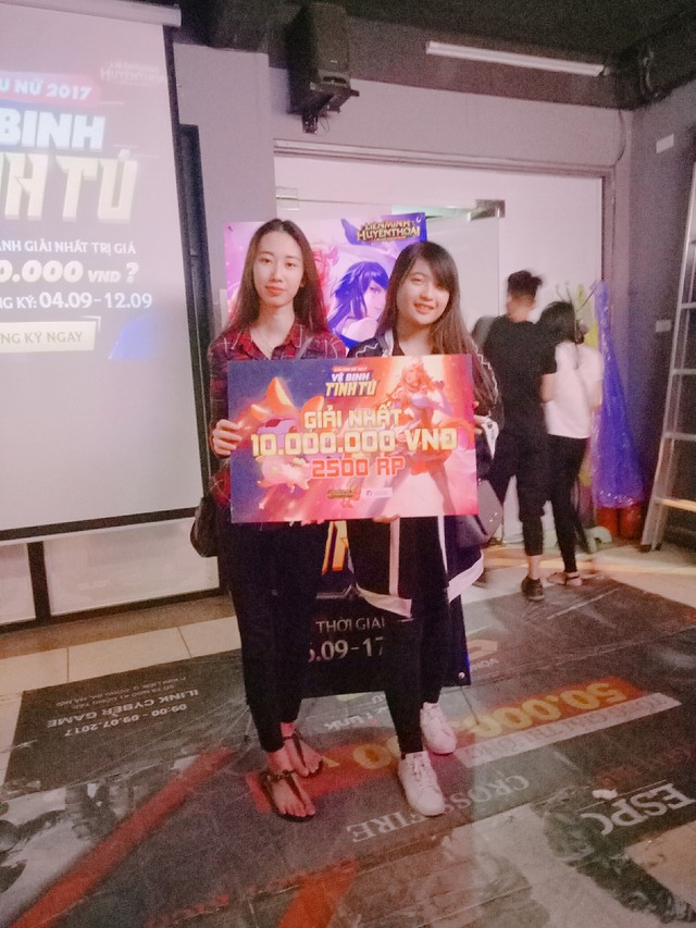 Hủy diệt cả thế giới, team nữ khả ái khiến cộng đồng Liên Minh Huyền Thoại Việt sục sôi