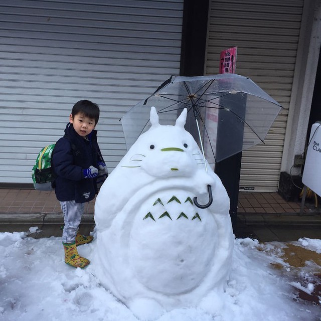 Ai mà ngờ tuyết rơi dày đặc lại giúp người Nhật Bản tạo ra những tác phẩm tuyệt vời đến thế này