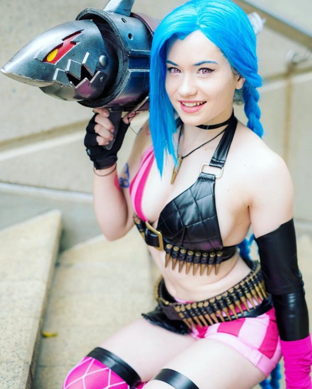 Ngỡ ngàng tài hóa trang thành những nhân vật hoạt hình nổi tiếng của nữ cosplayer người Úc