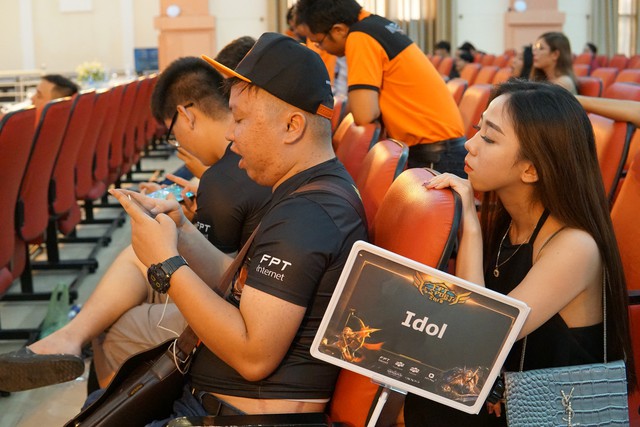 Chạy rong khắp 3 tỉnh thành thi đấu, cuối cùng team Liên Quân Mobile này cũng một lần vô địch - Ảnh 5.