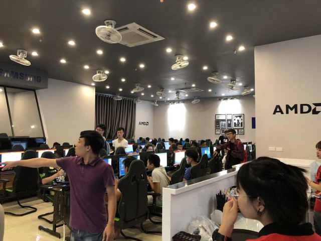 Toàn cảnh KOW Gaming Center cơ sở 3 ngày khai trương: Không còn một chỗ trống, ông chủ KingOfWar phải phục vụ đến cạn cả mana - Ảnh 6.