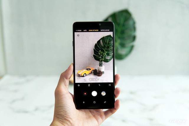 Trải nghiệm nhanh Galaxy A9 tại Việt Nam: 4 camera, mặt lưng đổi màu và hơn thế nữa! - Ảnh 15.