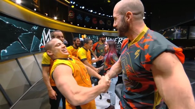 Tyler1 đánh bại imaqtpie trong trận đấu tranh Đai vô địch...LMHT phiên bản WWE - Ảnh 7.