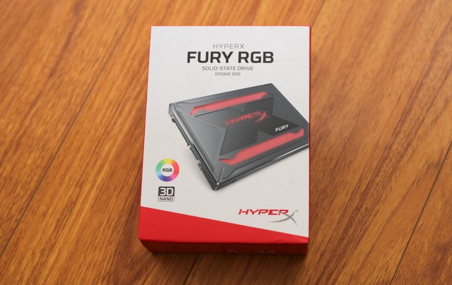 Kingston HyperX Fury RGB - Chỉ là SSD tốc độ cao thôi mà, có cần phải đẹp đến thế này không? - Ảnh 1.