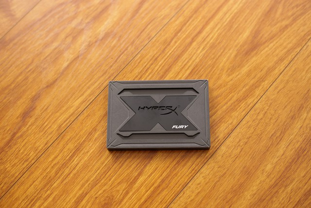Kingston HyperX Fury RGB - Chỉ là SSD tốc độ cao thôi mà, có cần phải đẹp đến thế này không? - Ảnh 3.