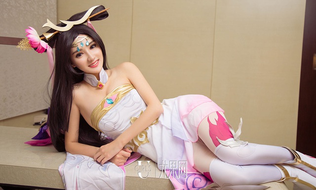 Thư giãn cuối tuần với bộ cosplay nóng chảy mỡ của Zi Shu Luo - Ảnh 34.