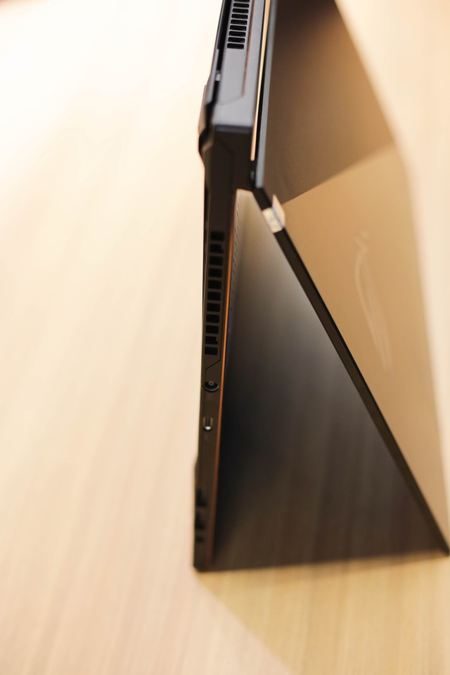 Trải nghiệm Asus ROG Zephyrus S GX531 - Laptop gaming mỏng nhẹ vẫn mạnh mẽ chiến game khỏe như trâu - Ảnh 10.