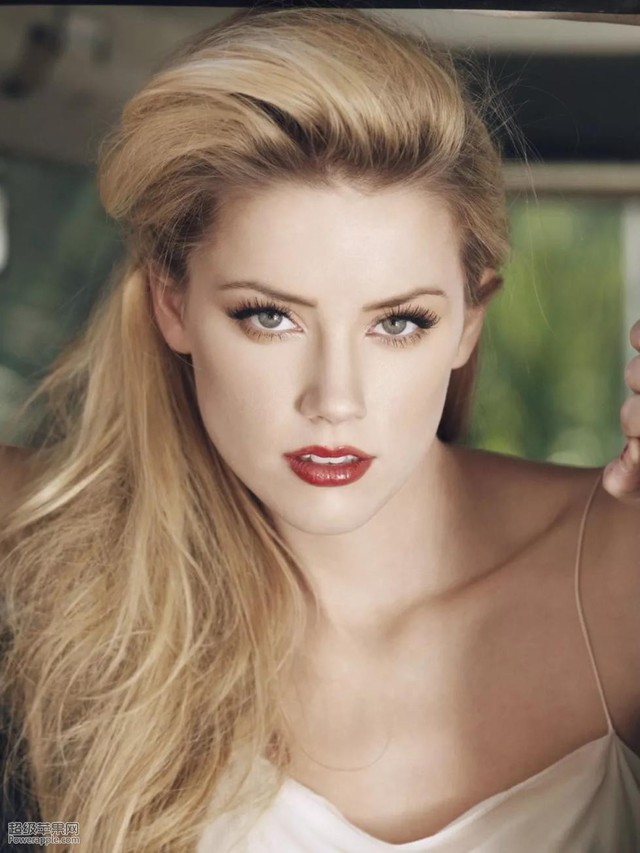 Amber Heard: Mỹ nhân gợi cảm sở hữu khuôn mặt tỷ lệ vàng nhưng đời tư đầy tai tiếng khi bị tố giật chồng, đào mỏ - Ảnh 3.