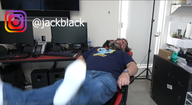 Danh hài Jack Black lập kênh chuyên game, lên tiếng thách thức cả PewDiePie lẫn Ninja - Ảnh 1.