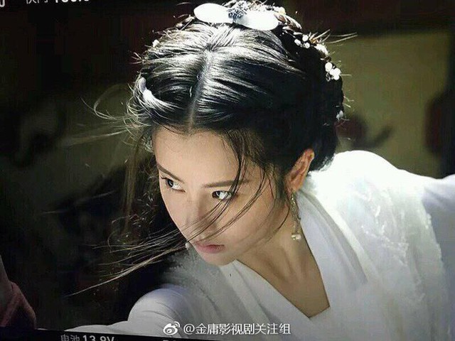 Nhan sắc thật sự của Tiểu Long Nữ mũi to bị photoshop thảm hoạ trên poster Tân Thần Điêu Đại Hiệp 2018 - Ảnh 9.