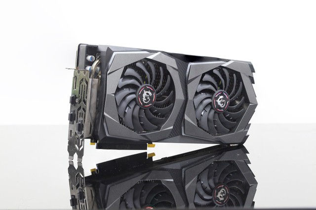 Đánh giá nhanh MSI GeForce RTX 2070 Gaming Z: Diện mạo mới, sức mạnh vẫn là huyền thoại - Ảnh 4.