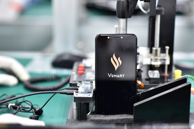 Website của Vsmart lộ diện lúc nửa đêm: Sẽ bán ra toàn cầu, làm cả smartphone lẫn tai nghe, loa ngoài? - Ảnh 2.