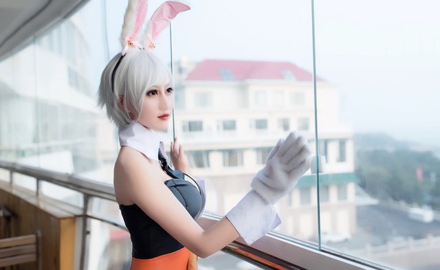 Nóng mắt với cosplay Riven Thỏ Ngọc cực gợi cảm trong Liên Minh Huyền Thoại