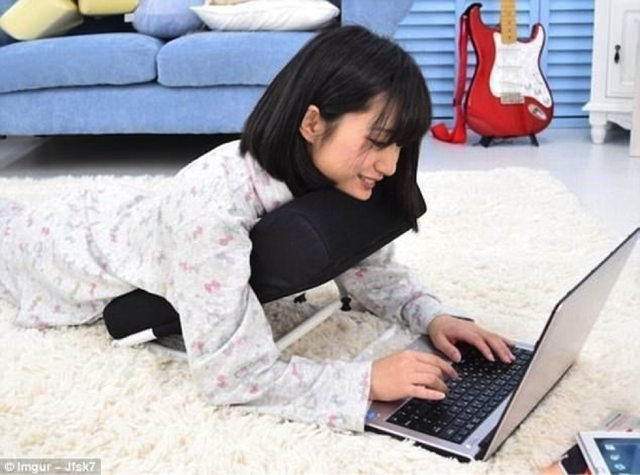  Gối kê laptop tiện lợi không thể hơn của người Nhật 