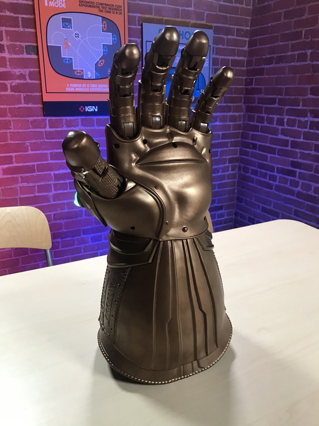 Chỉ với 2 triệu đồng, bạn có thể sở hữu chiếc Găng tay Vô cực với quyền năng vô hạn của Thanos đấy