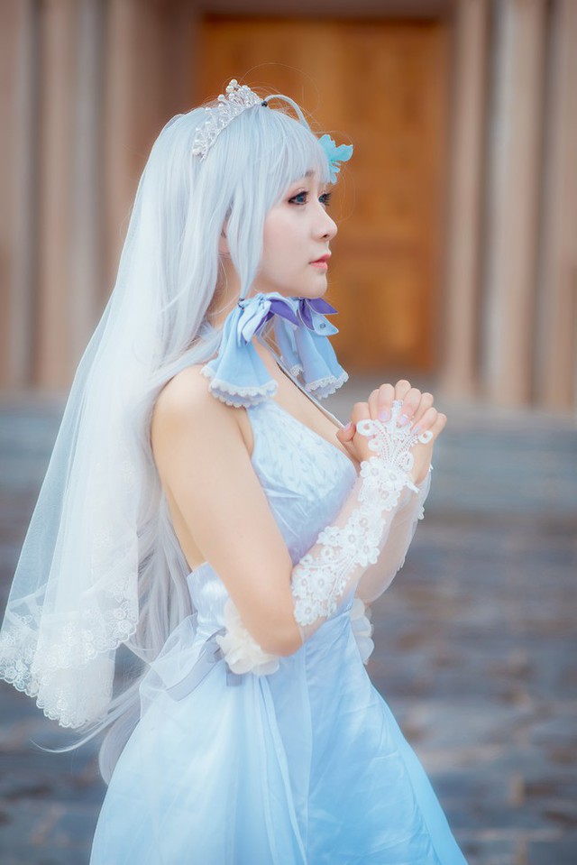 Bỏng mắt với bộ ảnh cosplay tuyệt đẹp về kiều nữ HMS Illustrious trong game Azur Lane