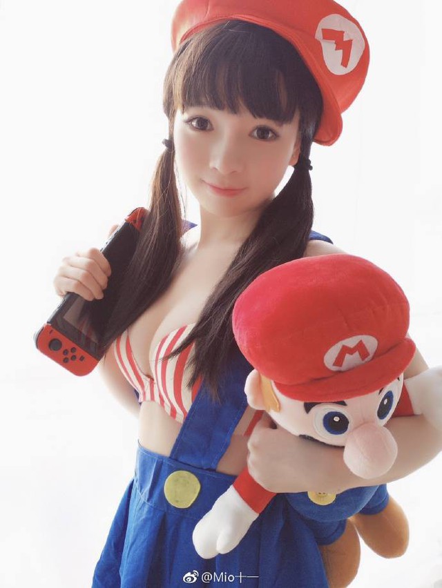 Cùng ngắm cosplay cô nàng Mario 
