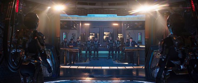 Trong phim, không chỉ những cảnh đấu đá với bè lũ Kaiju mà ngay cả những cảnh quay trong phòng tập của các Jaeger cũng được sử dụng kỹ xảo tinh tế.