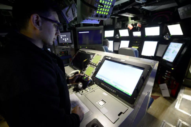 Cuối cùng thì, Hải quân Hoa Kỳ đã chính thức cho ra mắt tàu ngầm sử dụng tay cầm Xbox 360 làm bộ điều khiển