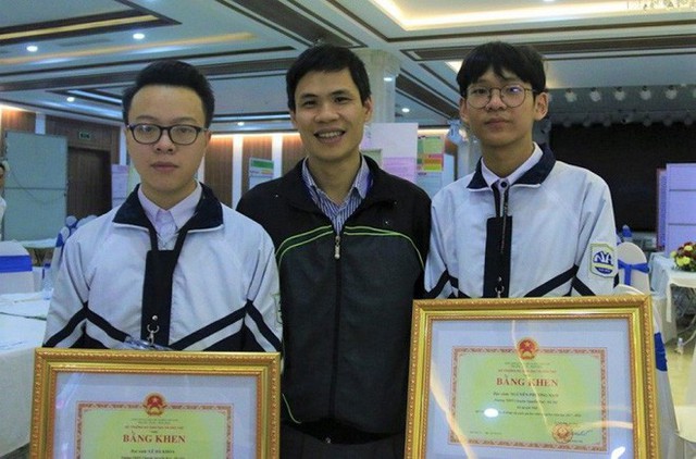  Lê Hà Khoa và Nguyễn Phương Nam nhận giải thưởng từ nghiên cứu chẩn đoán triệu chứng nghiện game 