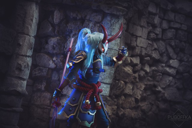 Cosplay Kalista chuẩn đến từng 