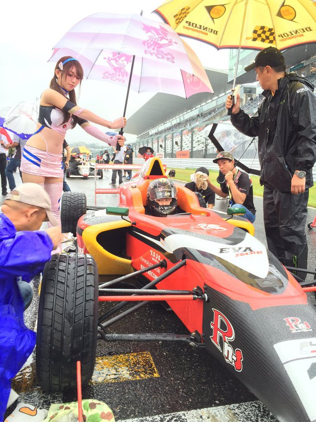 Ngắm những chiếc xe đua cực chất được sơn theo phong cách Evangelion - Ảnh 12.