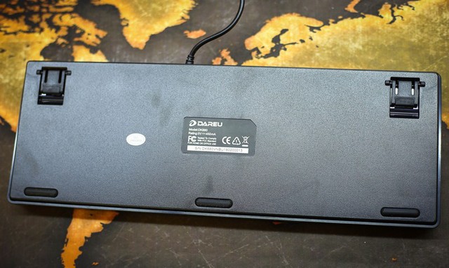 Trên tay DareU DK880 RGB: Bàn phím cơ đổi màu cực xịn, giá lại phải chăng