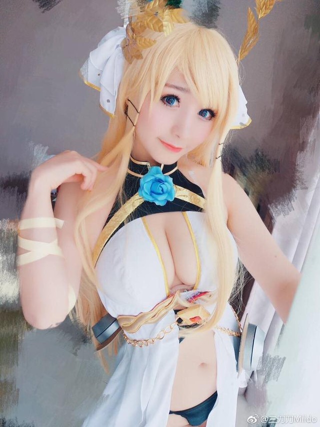 Tiếp tục bỏng mắt với cosplay Azur Lane cực gợi cảm và nóng bỏng