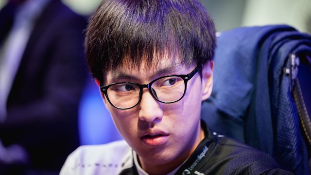 Sau sự kiện tang thương, Fan Doublelift lục lại kí ức: “2lift yêu mẹ rất rất nhiều dù bị đuổi khỏi nhà” - Ảnh 1.