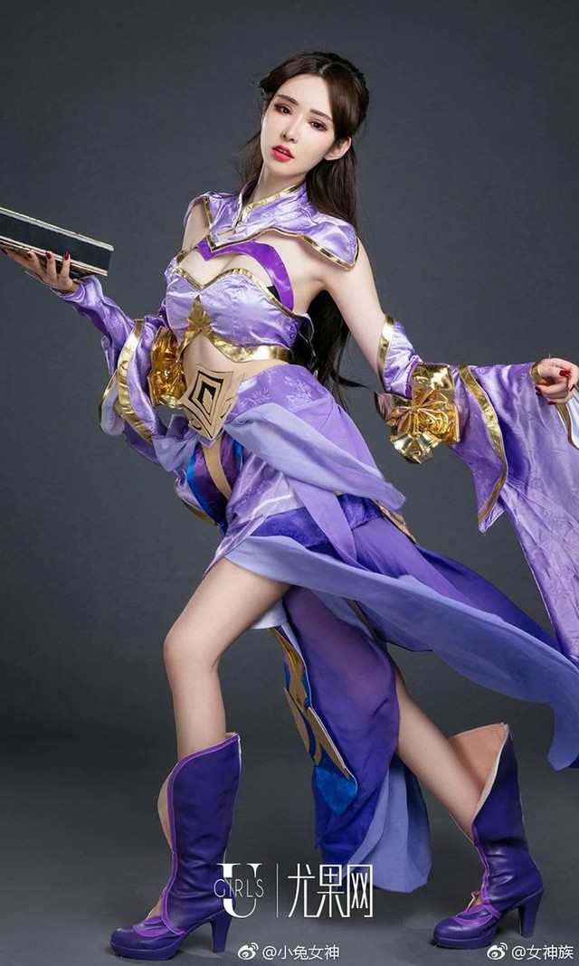 Lại bỏng mắt với cosplay nữ tướng Luna trong Vương Giả Vinh Diệu